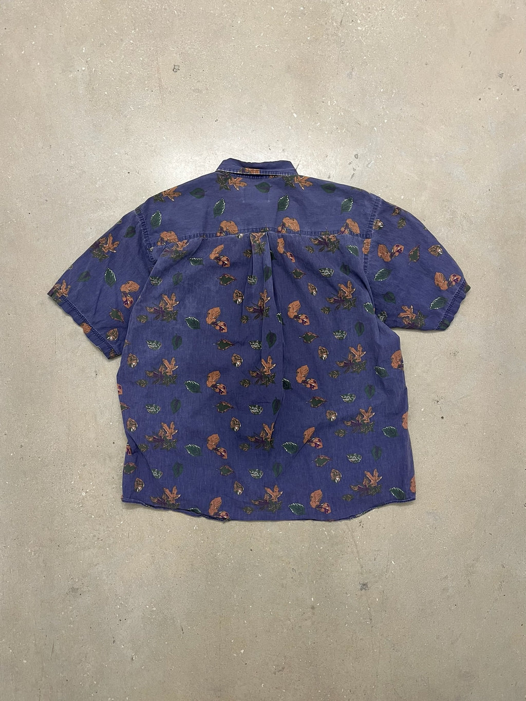 Vintage Van Heusen Button Up - L